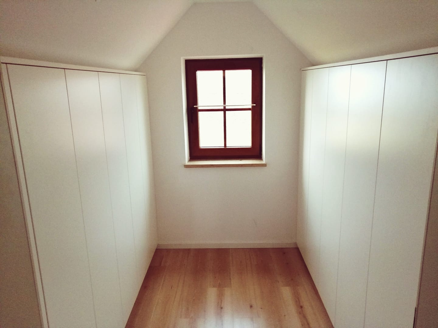 Schrank in Dachschräge Schrank in Dachschräge